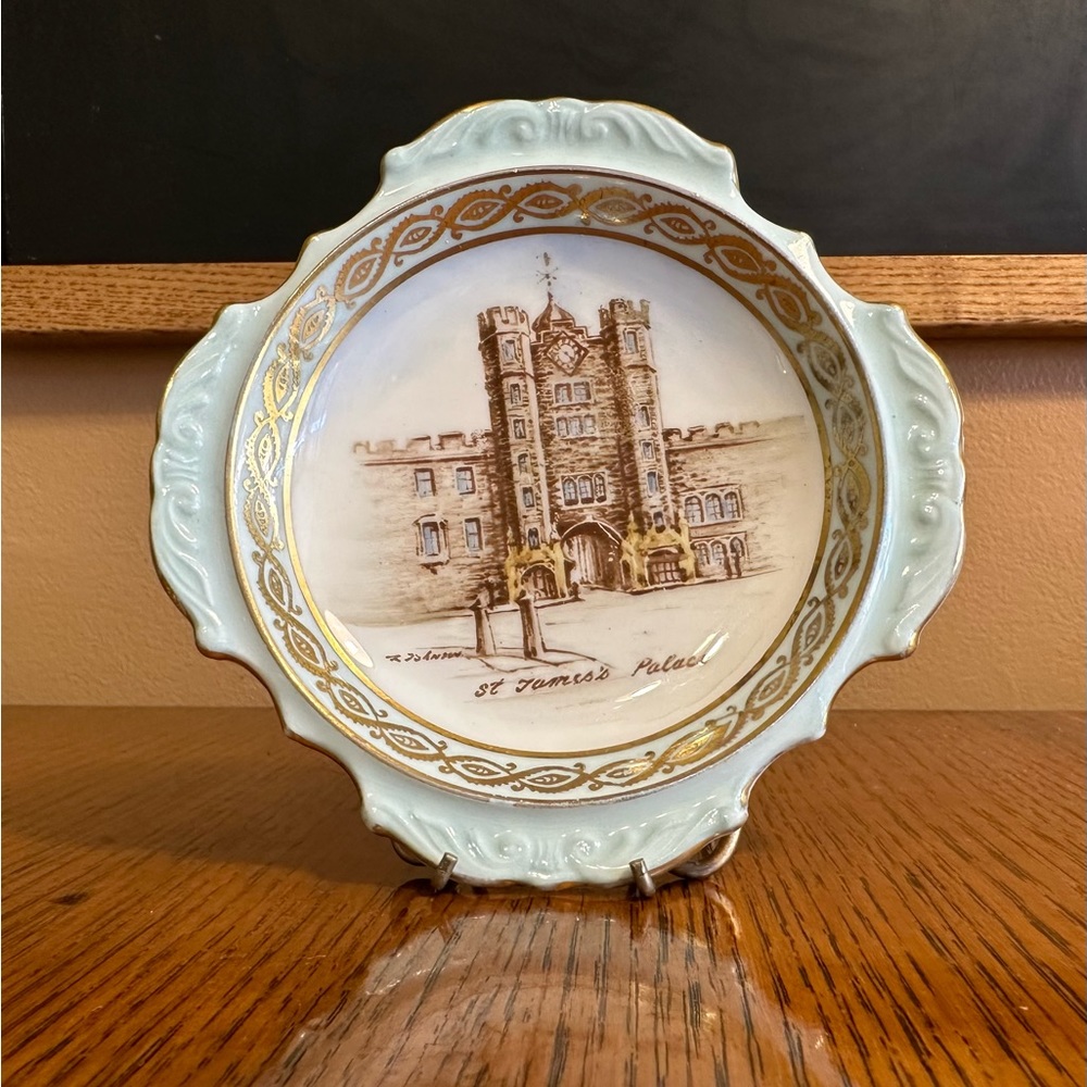 Vintage Souvenir St. James Palace Trinket Dish or Ashtray